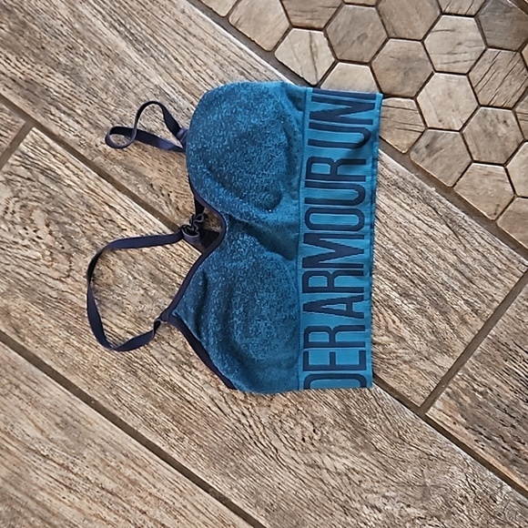 Under Armour Other - Under armour sports bra size small